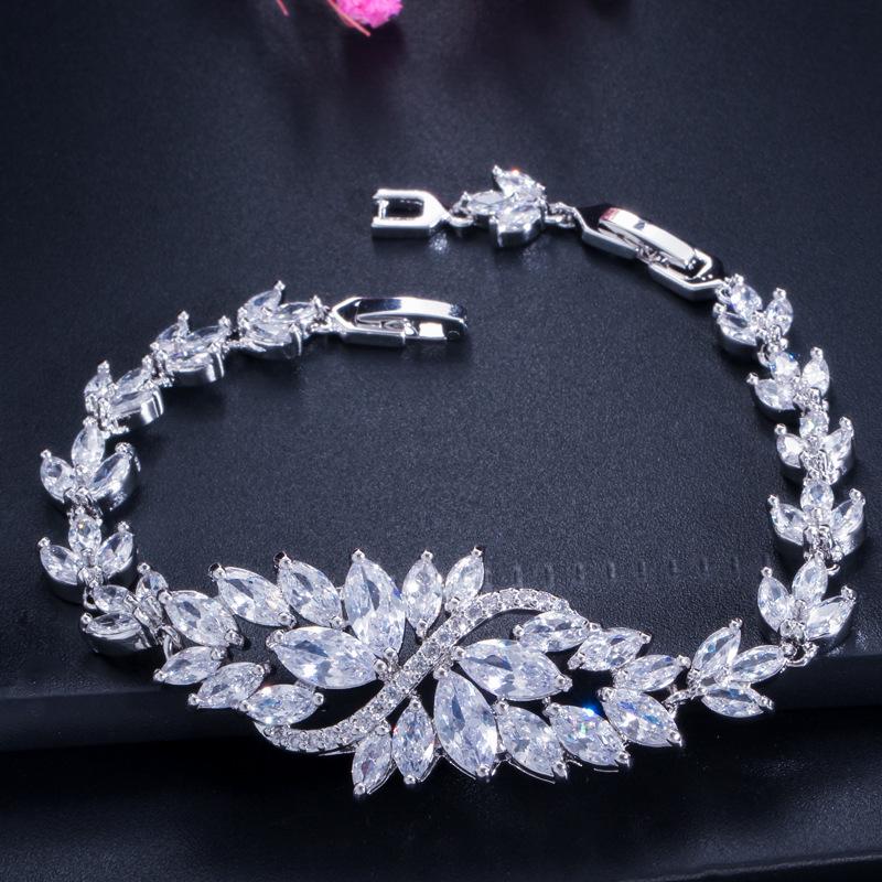 Bingling Flower Temperament Zircon Bracelet, Full Diamond Inlaid Jewelry, Multi-Color.