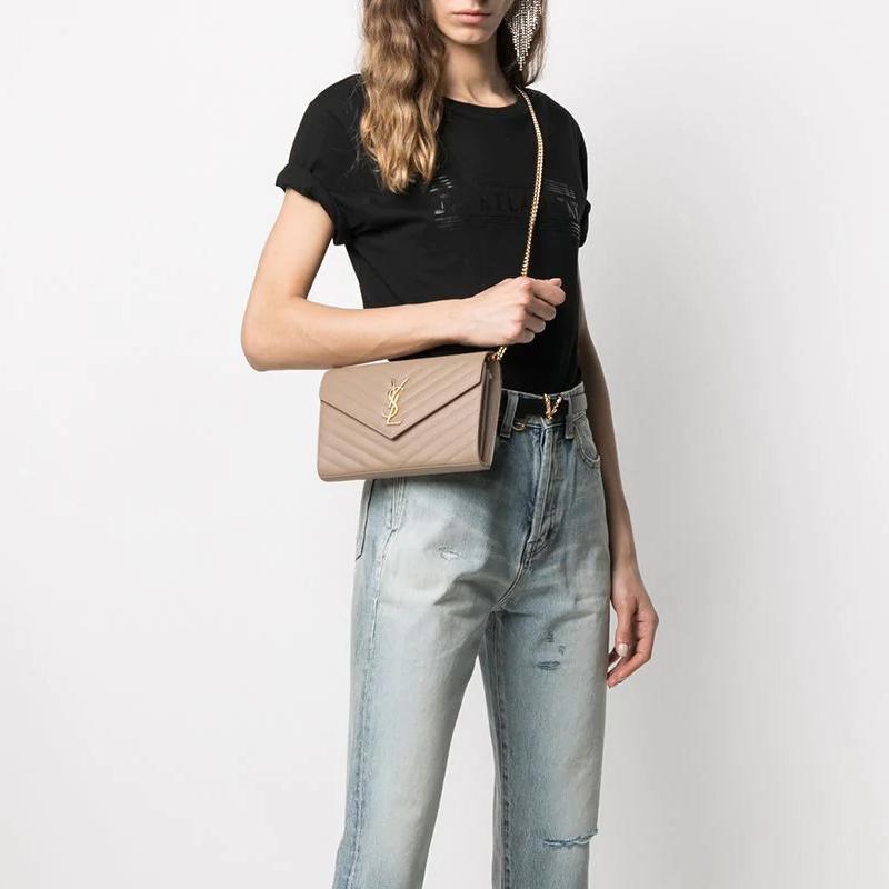 Saint Laurent Ysl Monogram Logo Dorato Pelle Granulosa Trapuntata Portafoglio a Catena Borsa a Spalla Borse Donna Beige Scuro 377828-BOW01-2721