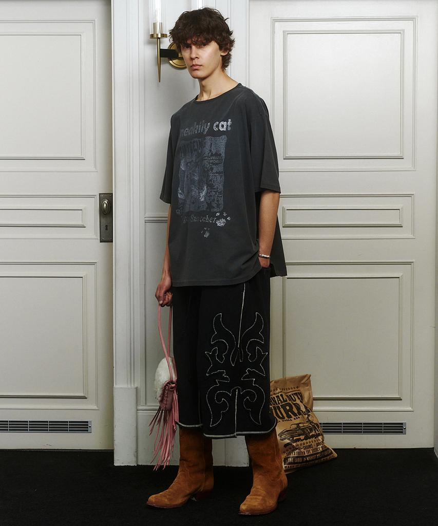 MURRA Feather Applique Bermuda Sweatpants _ Black