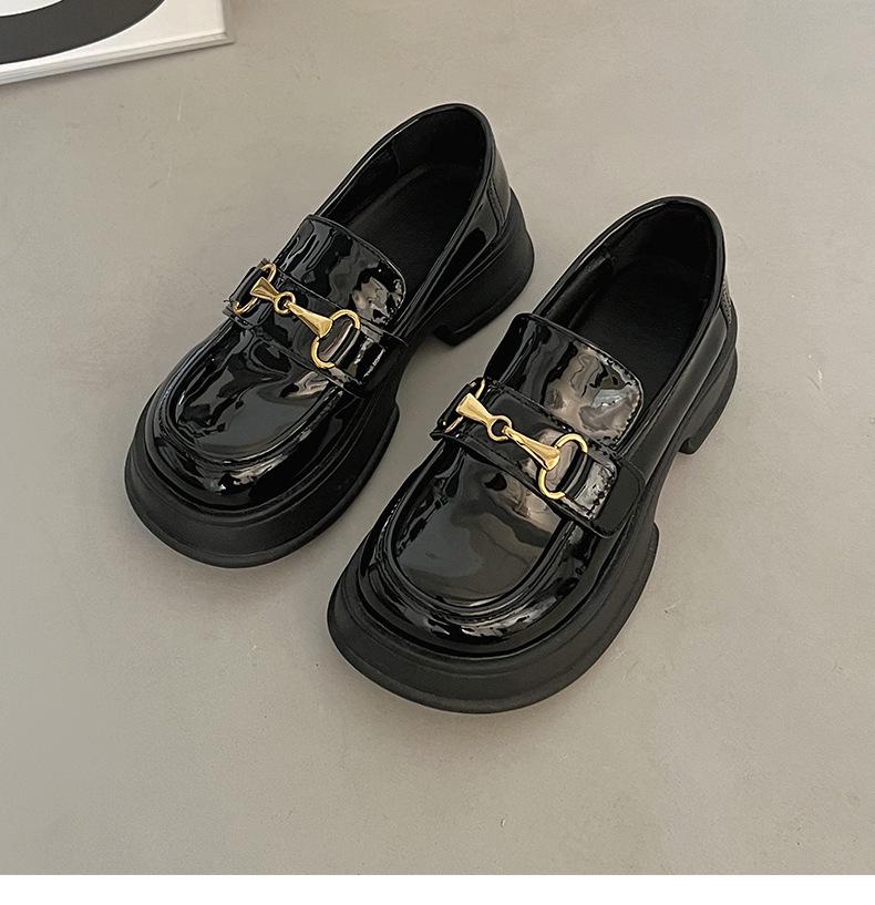 

Женские осенние лоферы 2025 года в стиле ретро на толстой подошве, слипоны - универсальная британская модель, черная кожаная обувь Size 38