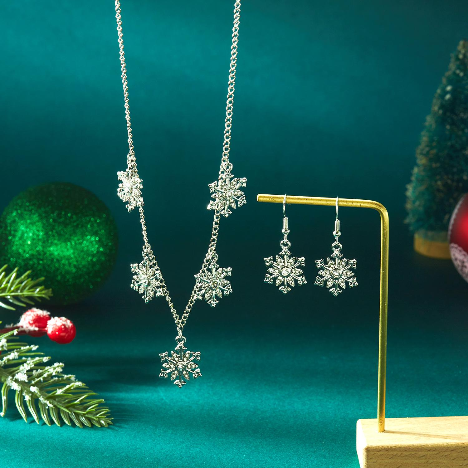 

Luxury Zircon Snowflake Pendant Necklace for Women Delicate Colorful Rhinestone Snowflake Drop Earring Christmas Jewelry Set