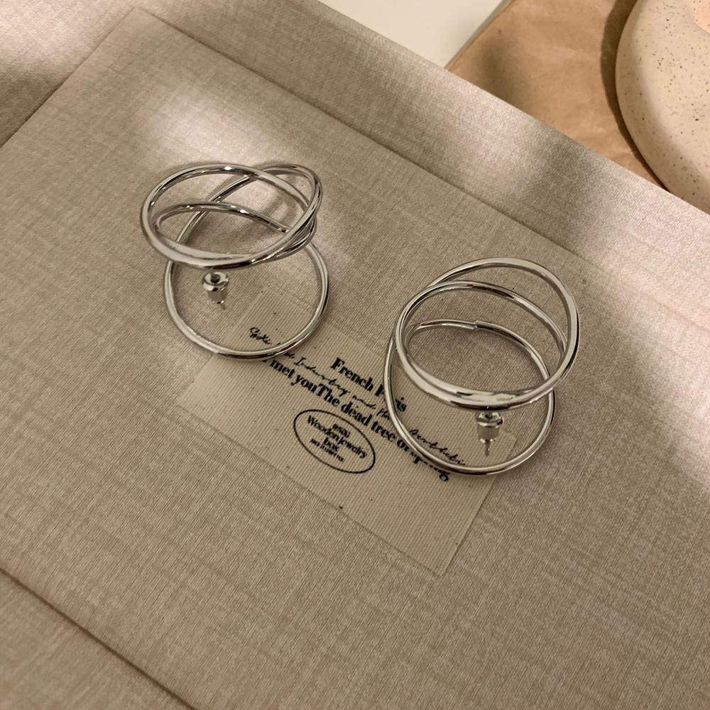 New Personalized And Fashionable Stud Earrings With Circular Loop Wraps Trendy Jewelry Accessories for Women's Gatherings