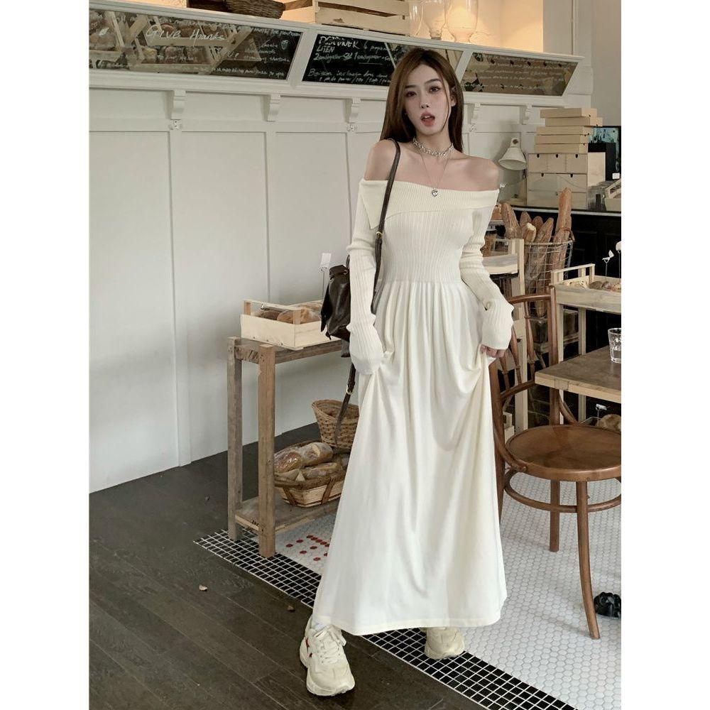 Damen Französisches Ein-Schulter Langarm Strickpulloverkleid, Schlankmachender Herbst/Winter Stil