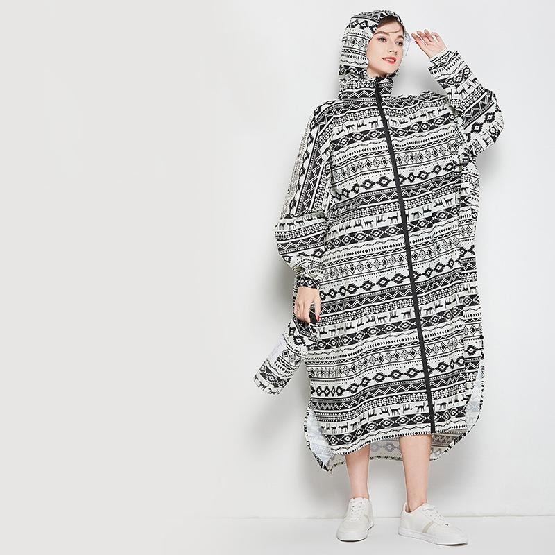 Women Breathable Raincoat Big Rain Coat Ladies Waterproof Cloak Raincoats Rainwear
