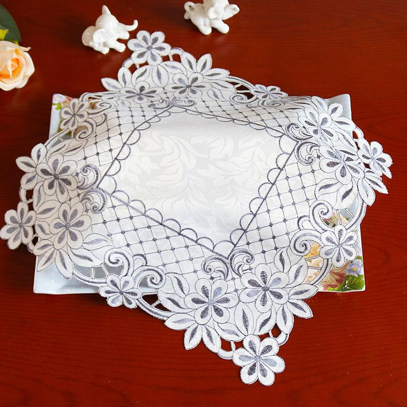 

Европейский атласный цветок Вышитая скатерть чехол для стола свадьба чай скатерть вечеринка кухня Рождество украшение стола и аксессуары square 40cm