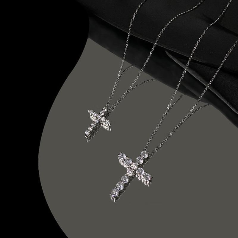 Exclusive Cross Necklace - Luxurious and Sophisticated Style - Zirconium Gemstone - Stackable - Versatile Collar Chain