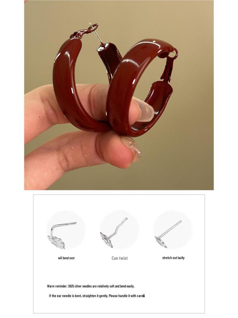 Encore Ankara Herbst/Winter 2025 Rote Creolen mit Ohrklemmen - Einzigartiges Design