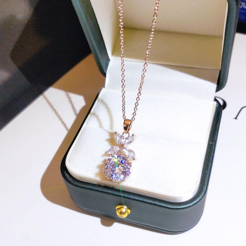 Collier en or rose pour femme, simple et non déformé, chaîne de clavicule de luxe légère, nouveau pendentif de niche tendance