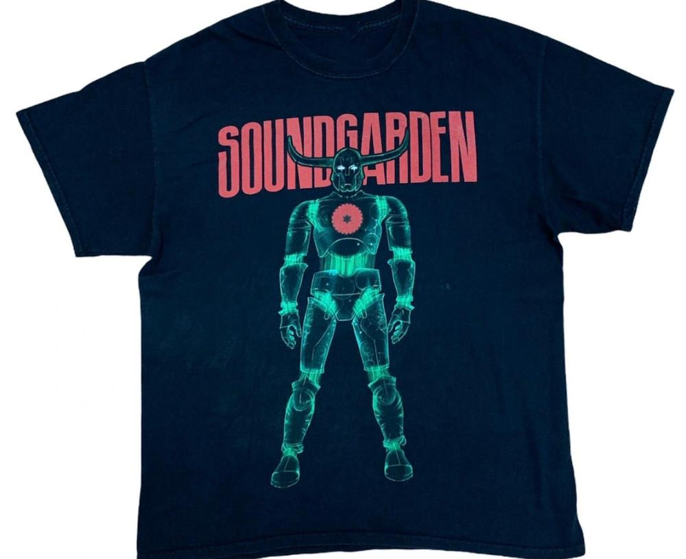 

Vintage 2013 SRING TOUR Soundgarden TShirt Black Men Unisex S234XL 24D661 Unisex T-Shirt XXXL