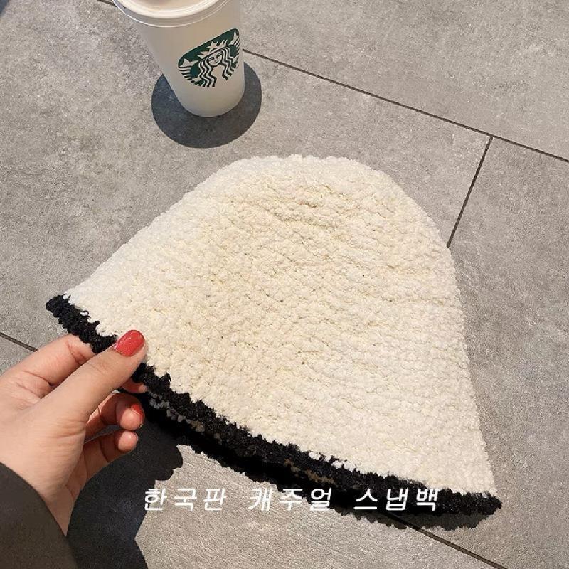 Winter Plush Fishermans Hat With Color Blocking Design Suitable For Cold Seasons