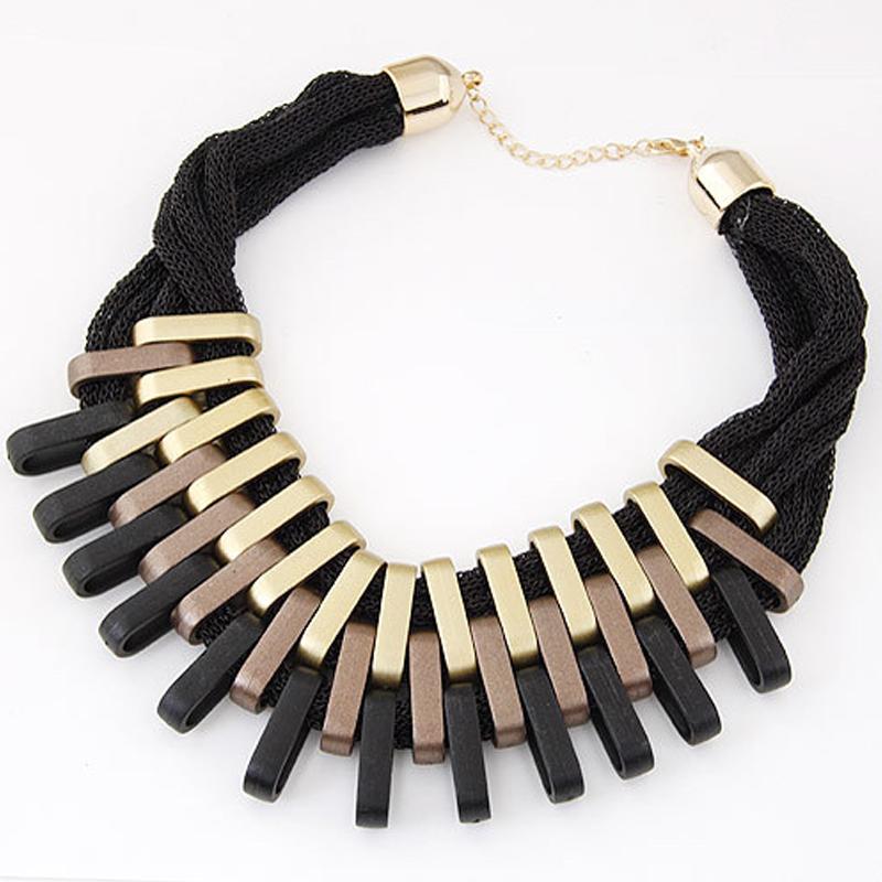 Geometric Shaped Pendant Necklace Multilayer Choker for Women Jewelry Accessories Festive Gift
