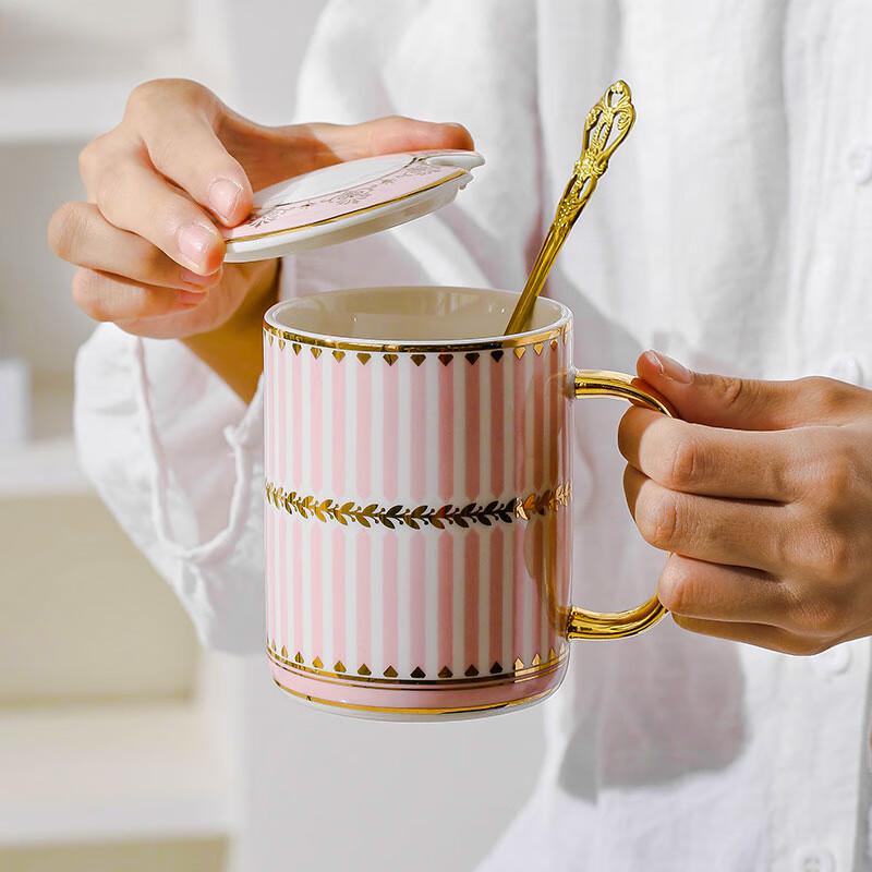 Vidsel Ceramic Couple Mug Gift Set with Lids and Spoons