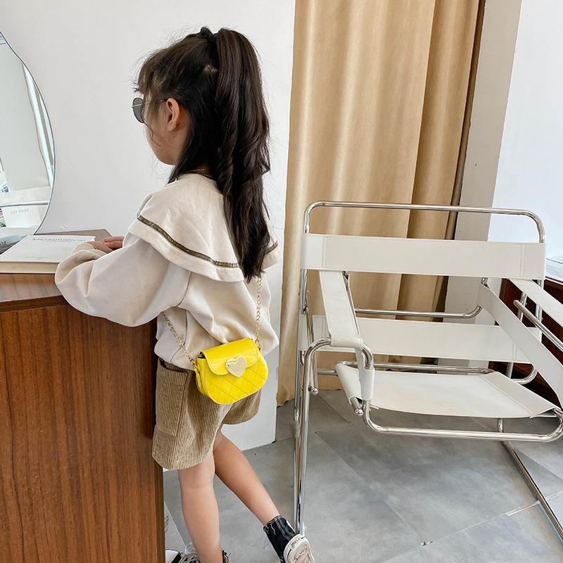 Cute Little Girls Mini Shoulder Bag For Kids Coin Purse Small Handbags Lovely Patent Leather Peach Heart Crossbody Shoulder Bag