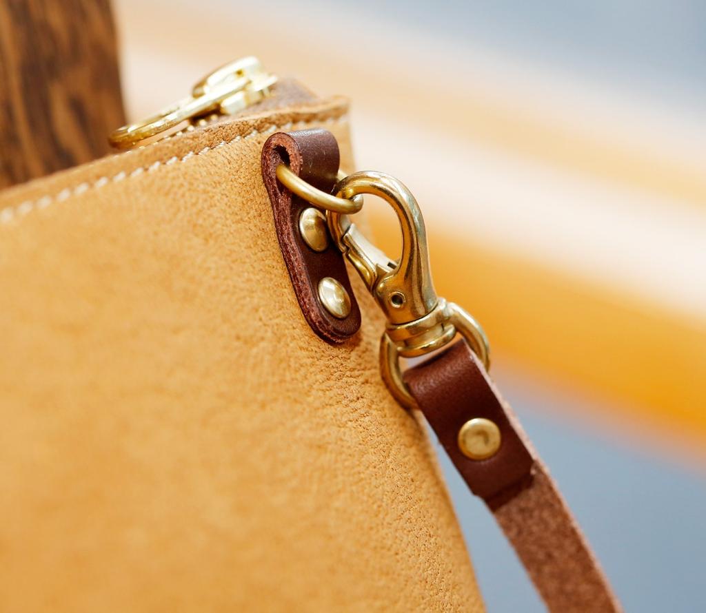 MADE IN JAPAN Parley Elk Made in Japan Writing utensil Smartphone Passport Aging Beautiful Wild Elk Sacoche Shoulder Pouch L Red [PARLEY] [ELK] Men's