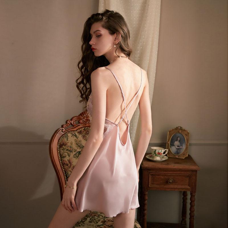 Women's silk lace sexy nightdress embroidered with bra pads and hanging dress supports it