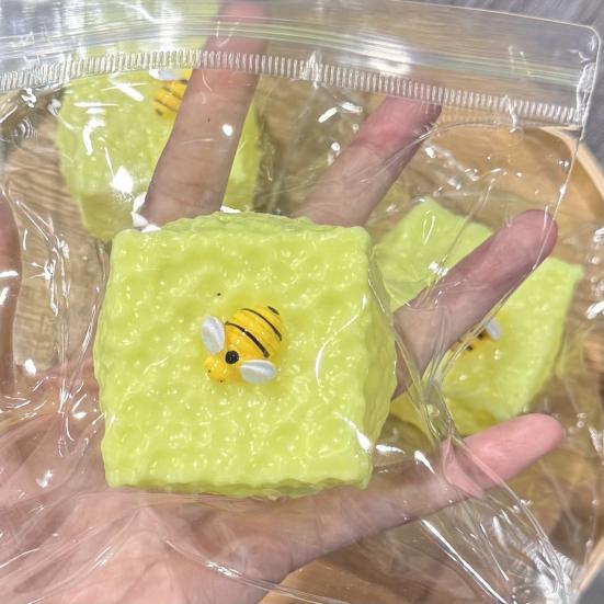 Honeycomb Cube Bee Squeeze Toy Slow Rising Anti-Anxiety Bee Cube Pinch Toy Soft Stretchy Decompression Sensory Toy