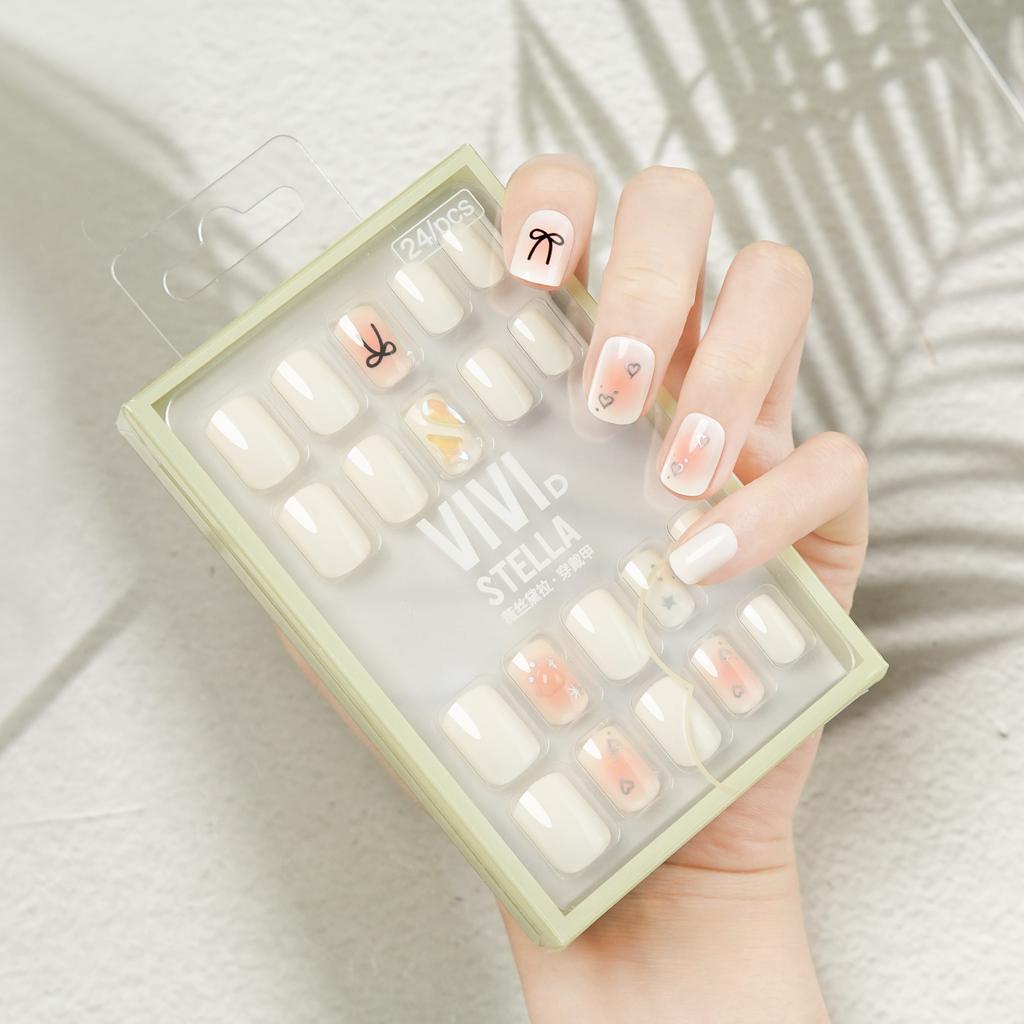 24 Finished Nail Pieces Wear Nail Pieces High-end Summer Fake Nails French Smudge Short Ladder Short Square