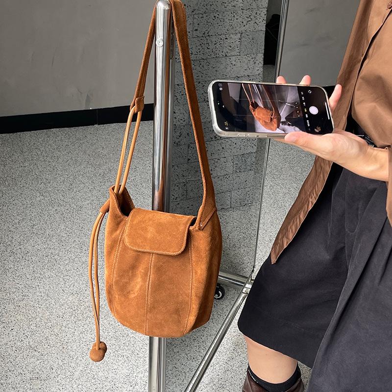 

High-End Frosted Cowhide Leather European Fashion Hobo Crossbody Saddle Bag for Women 23cm x 21cm x 17cm коричневый