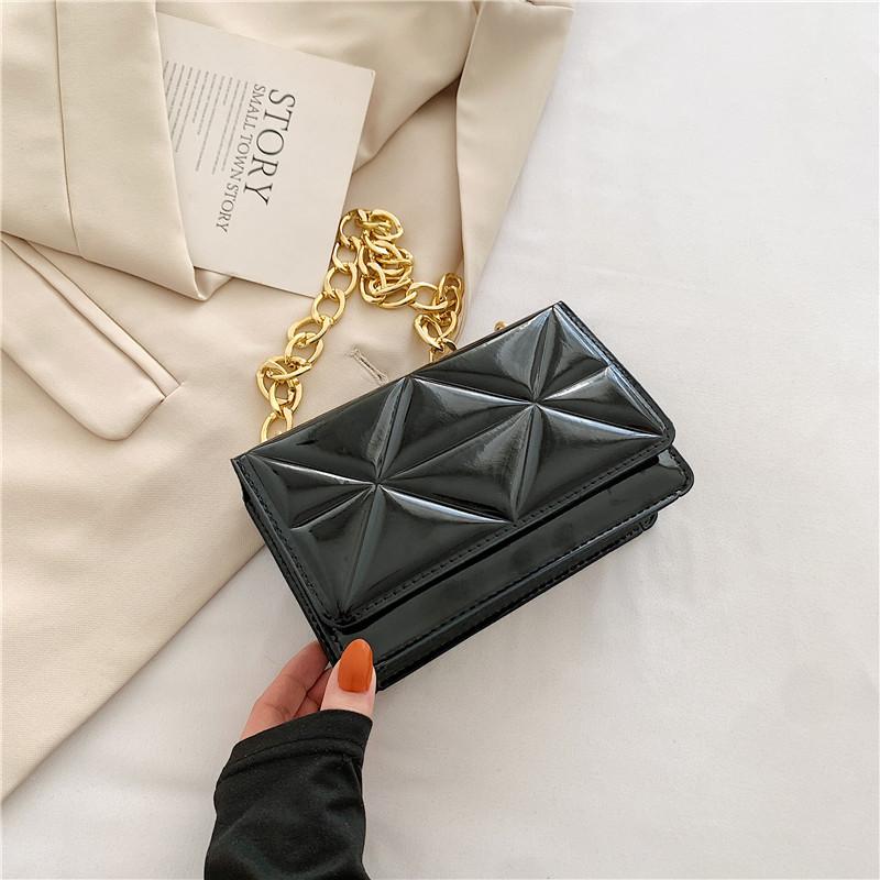 

Модная красно-фуксиевая сумка через плечо для женщин Шикарный простой дизайн Идеально для повседневного использования чёрный