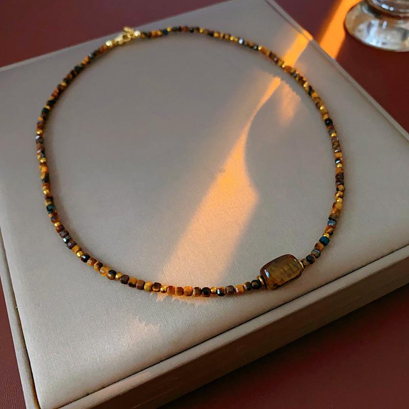 Color-matched Sequin Clasp Necklace, Retro and Luxurious, High-end Style, Sweater Chain, Suitable for Autumn and Winter, Niche Product