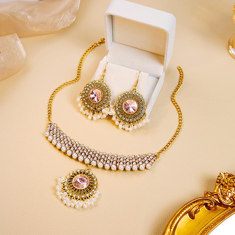 European & American Retro Palace-Inspired Pearl Water Drop Jewelry Set
