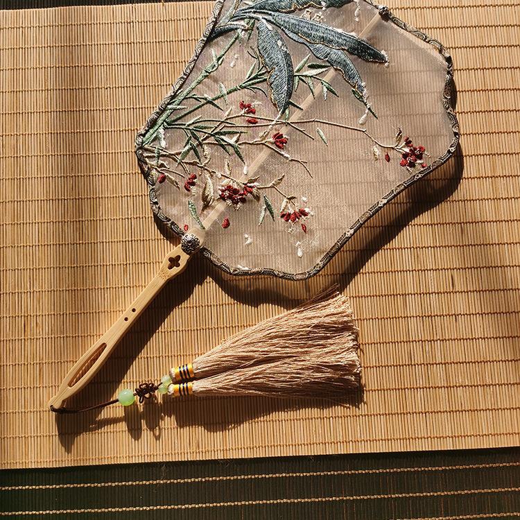 Classic Hanfu Round Fan: Embroidered Ancient Style Dance Accessory