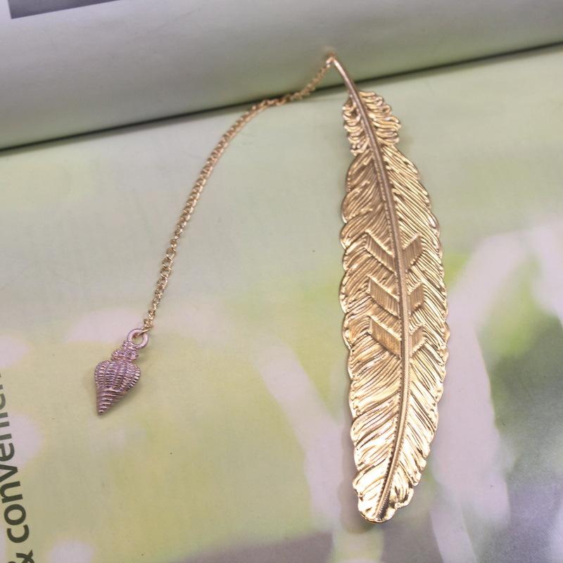 Creative Design Aesthetic Brass Bookmark for Book Retro Leaf Metal Book Tab with Pendant Set Cute Student Supplies Teacher Gift
