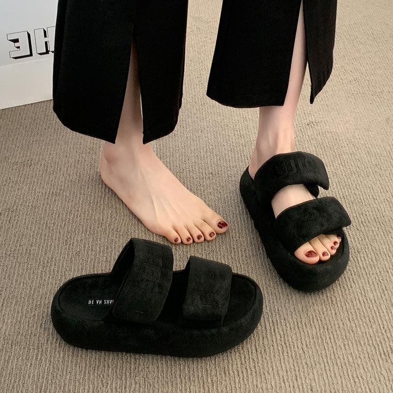 Continuous drag~ stepping on shit thick-soled slippers for women to wear 2025 summer new Velcro beach bread cool slippers