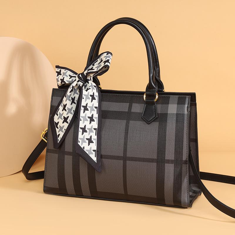 Large-capacity commuter bag women's summer new fashion women's bag tote bag plaid shoulder bag