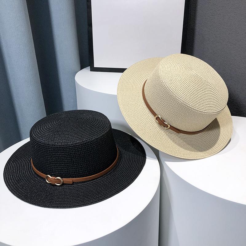 Women's Rivet Belt Decoration Simple Fashion Flat Beige Sunshade Straw Hat for Going Out and Playing, Seaside Vacation Dressing