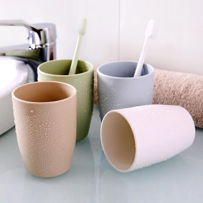 Simple & Stylish Family Toothbrush Holder – Plain Color Plastic Cup for Couples & Mouthwash Random Color (Faster Shipping)