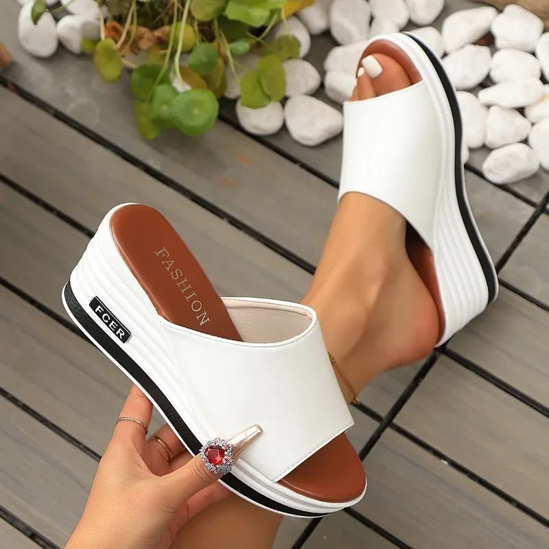 Fashion 2025 Summer Open Toe Women's Slippers Plus Size Hot Sale Platform high Wedges Round Toe Sandals Outdoor Daily Casual Slippers