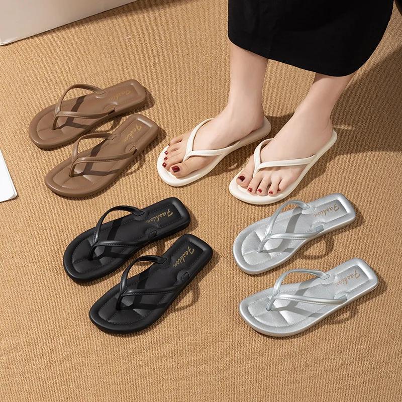 Fashion Summer Comfortable Beach Flip Flops for Women Lightweight Soft Sole Flat Slippers Woman Fashion Silver Clip Toe Outdoor Slides