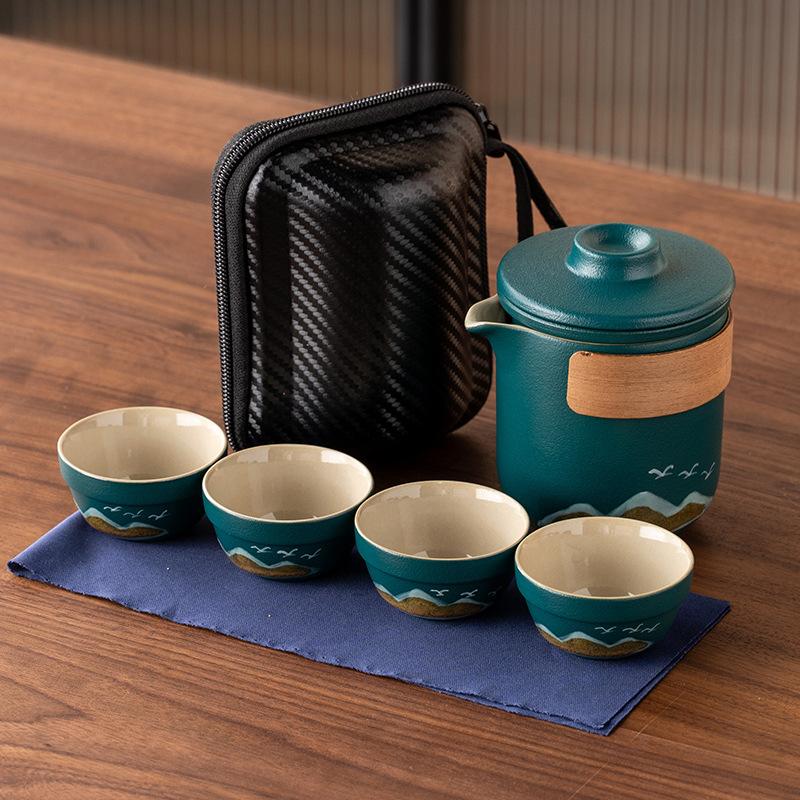 Hand-painted distant mountain travel Guochao Kuaike cup, one pot of four cups, light luxury business travel tea set, high-end souvenir