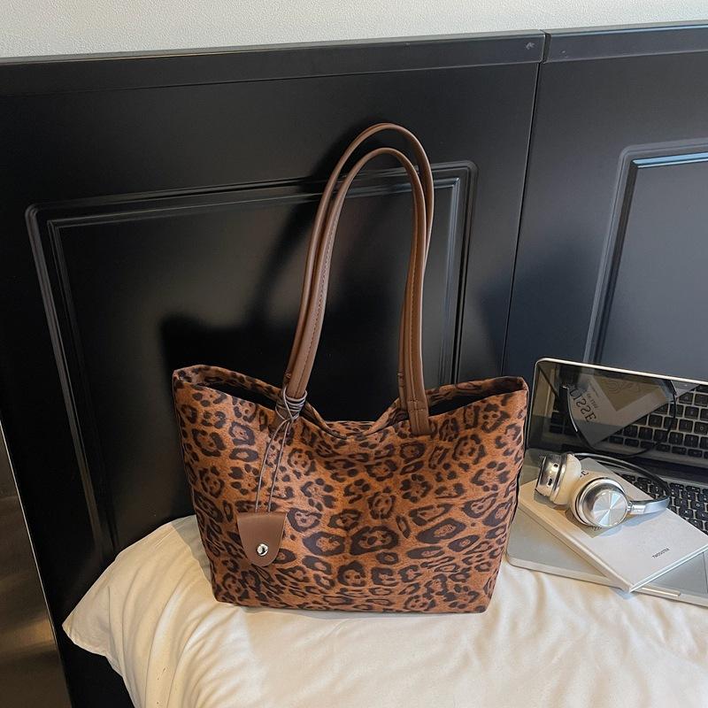 Suede Leopard Print Underarm Big Bag Women's 2025 Autumn New Fashion Large Capacity Tote Season Retro Messenger Bag