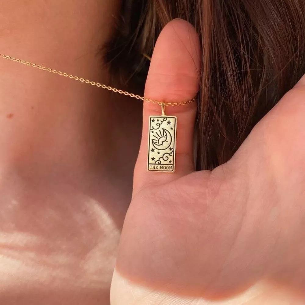 Tarot Card Pendant, Fashionable Men's and Women's Ethnic Commemorative Painting Oil Necklace World Stars