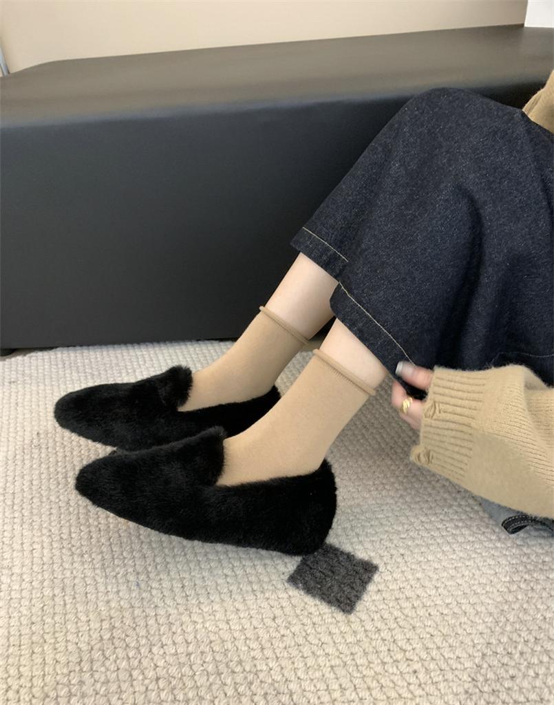 The Evening Wind Is Gentle, Women Wear White Fluffy Shoes In Summer, Women's Flat-bottomed Velvet Beanie Shoes, French Shoes, New Cotton Shoes In Autu