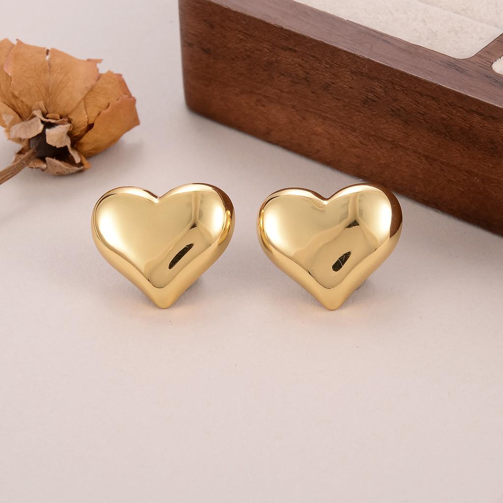 Love Glossy Earrings Do Not Fade Versatile Basic Course Simple Three-dimensional Earrings Fashion Temperament Niche Design Earrings