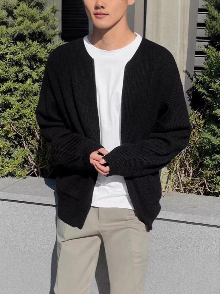 Autumn/Winter Men's Korean Style Knit Cardigan - Trendy Solid Color Round Neck Loose Sweater