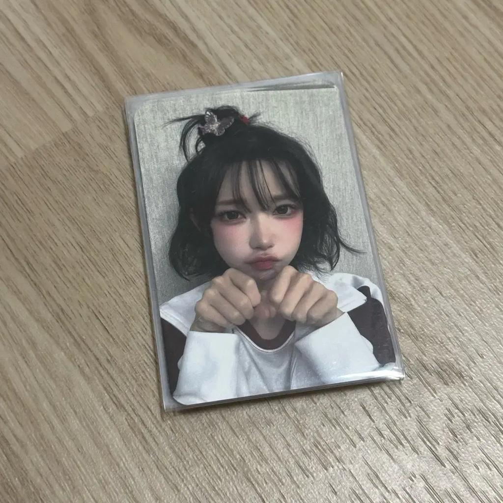 Qwer Unreleased Photocard Photo Card Magenta