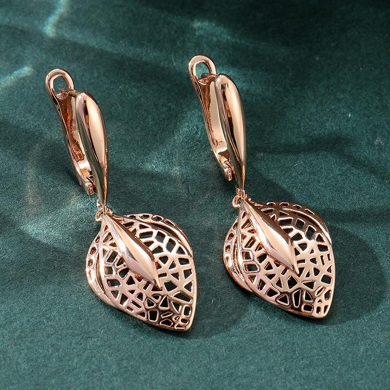 Exquiaite Hollowed Leaf-shaped Golden Plated Pendant Earrings for Women Elegant Daily Holiday Jewelry Accessories Crafts