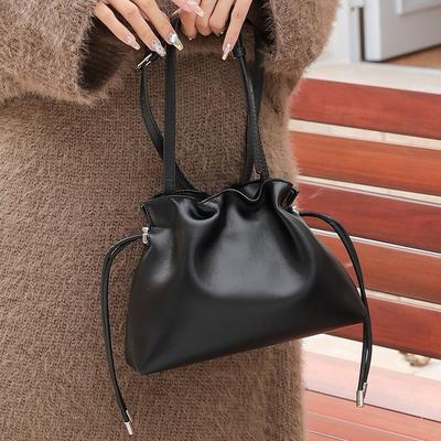 Leather Women's Bags, Handbags, New Drawstring Small Bags, Pleated Cloud Bags, High-end Shoulder Messenger Bags.