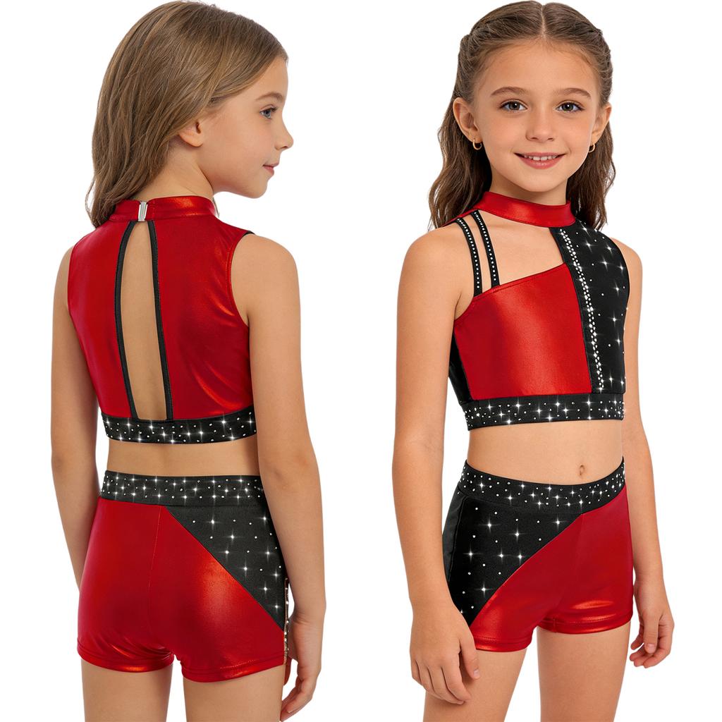Funkelndes Strass-Performance-Outfit für Mädchen: Metallisches Colorblock Crop-Top mit passender elastischer Shorts für die Bühne