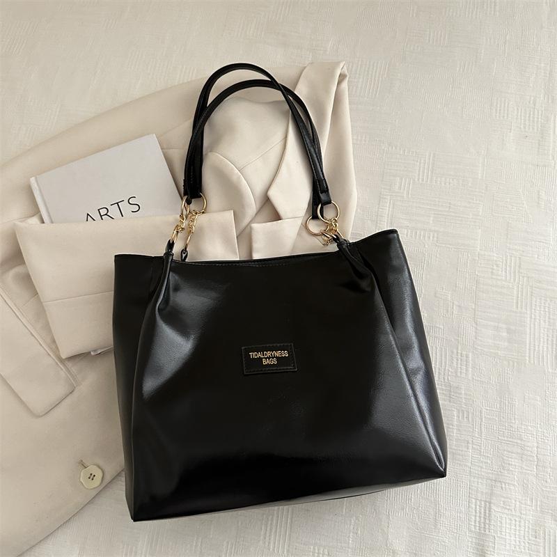 

Осенне-зимняя сумка большой вместимости для женщин 2025 года, модная универсальная сумка через плечо, простая портативная сумка-тоут