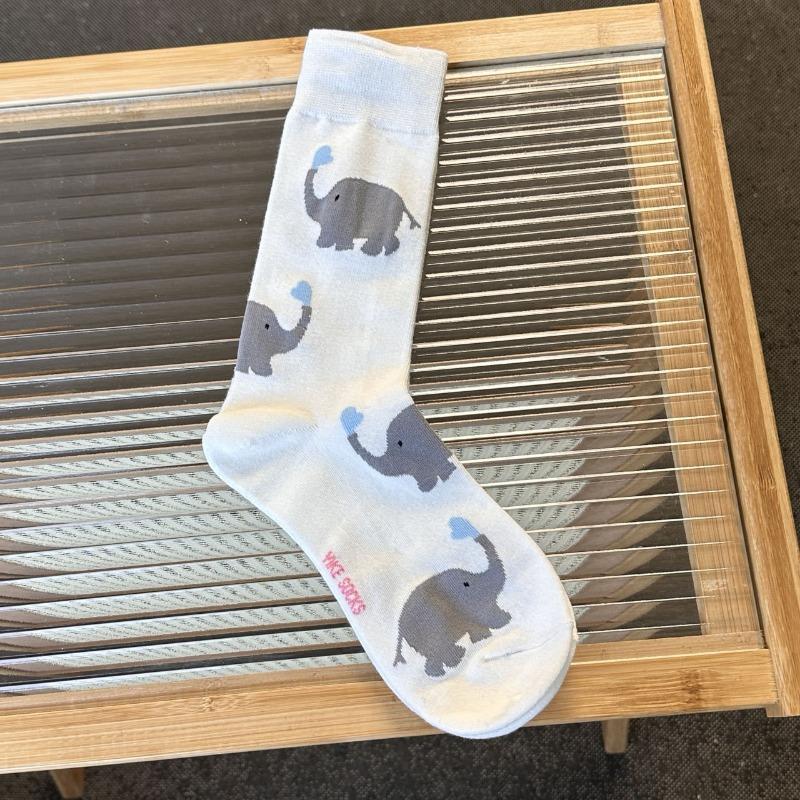 

Ladies Spring and Autumn New Fashion Simple All Build Elephant Love In The Tube Pile Socks 1 pair білий