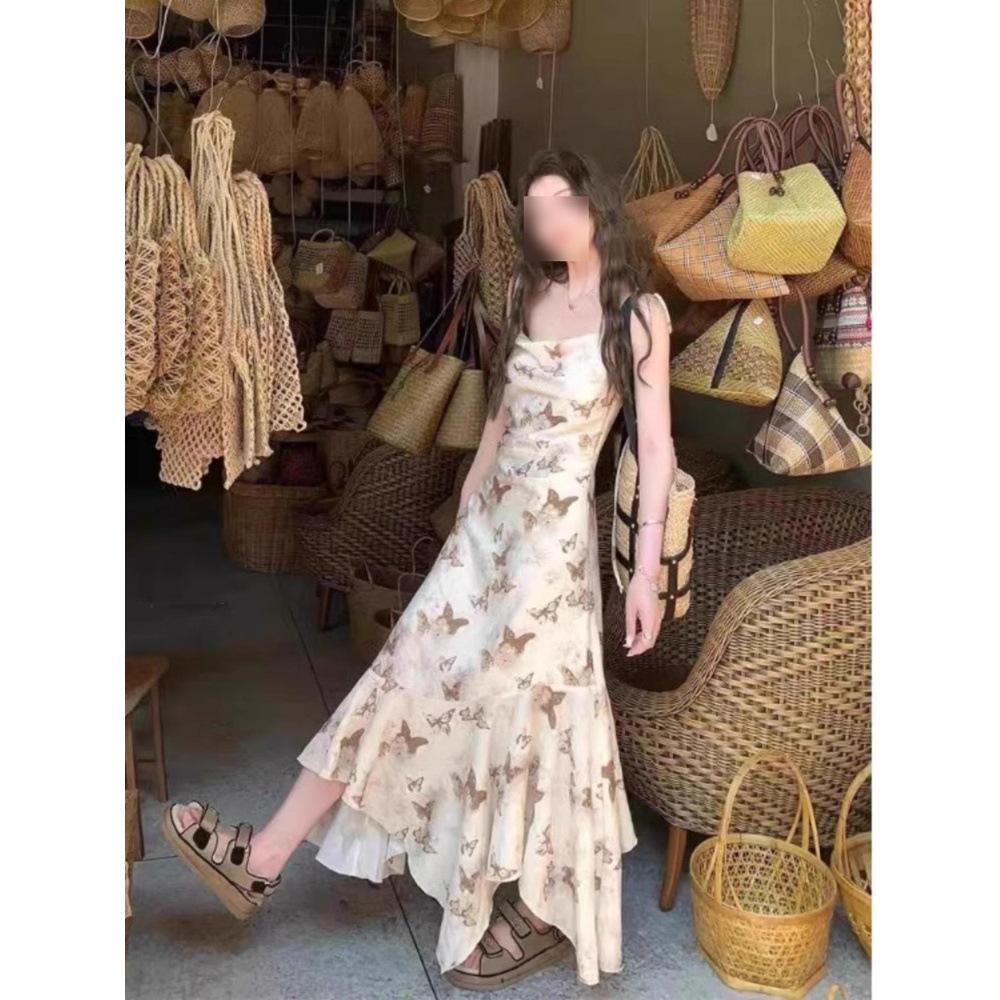 

Жіноча літня сукня 2025 з принтом метеликів, з драпірованим вирізом, на тонких бретелях, нерегулярної довжини S (for under 45kg)