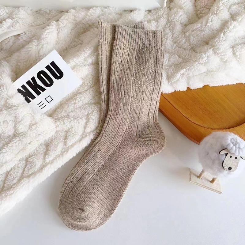 Women's Autumn and Winter Warm, Soft and Pure Color Wool Socks, Retro Thickened Twisted Medium Long Tube Pile Socks, Wool Socks