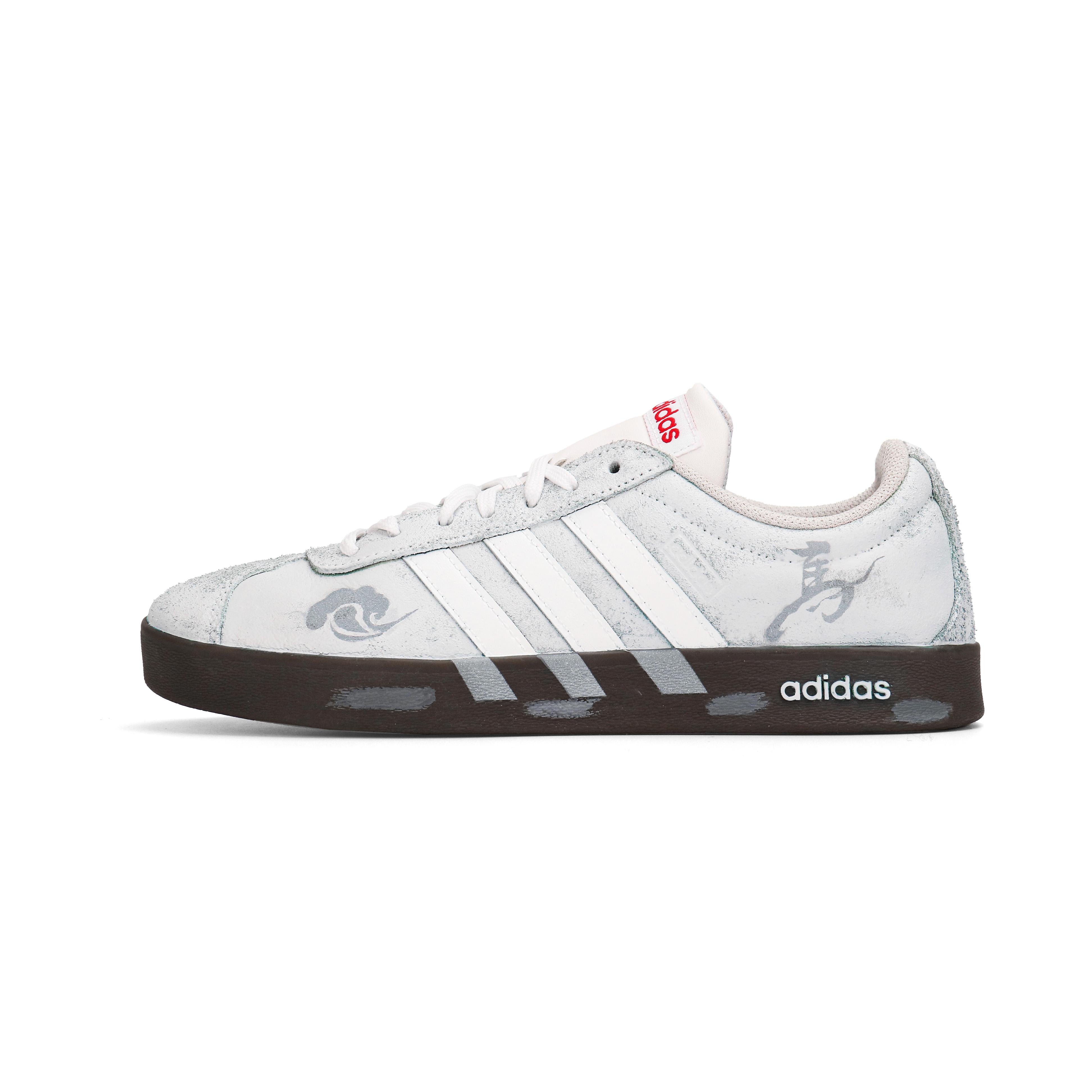 

Adidas VL COURT 2.0 Lunar Post CNY Horse Year, Horse Stepping On Auspicious Clouds Coverage Low top Skateboard Shoes HQ1802(TeamK-) 36