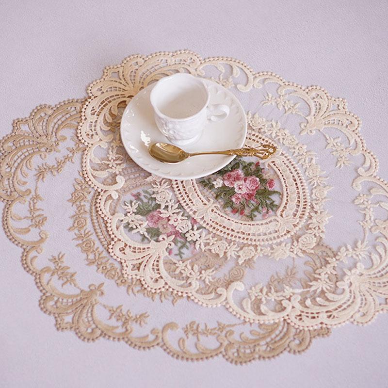 1Pcs Dining Table Embroidery Craft Placemat European Style Lace Insulation Plate Mat Anti-scald Coaster Table Pads