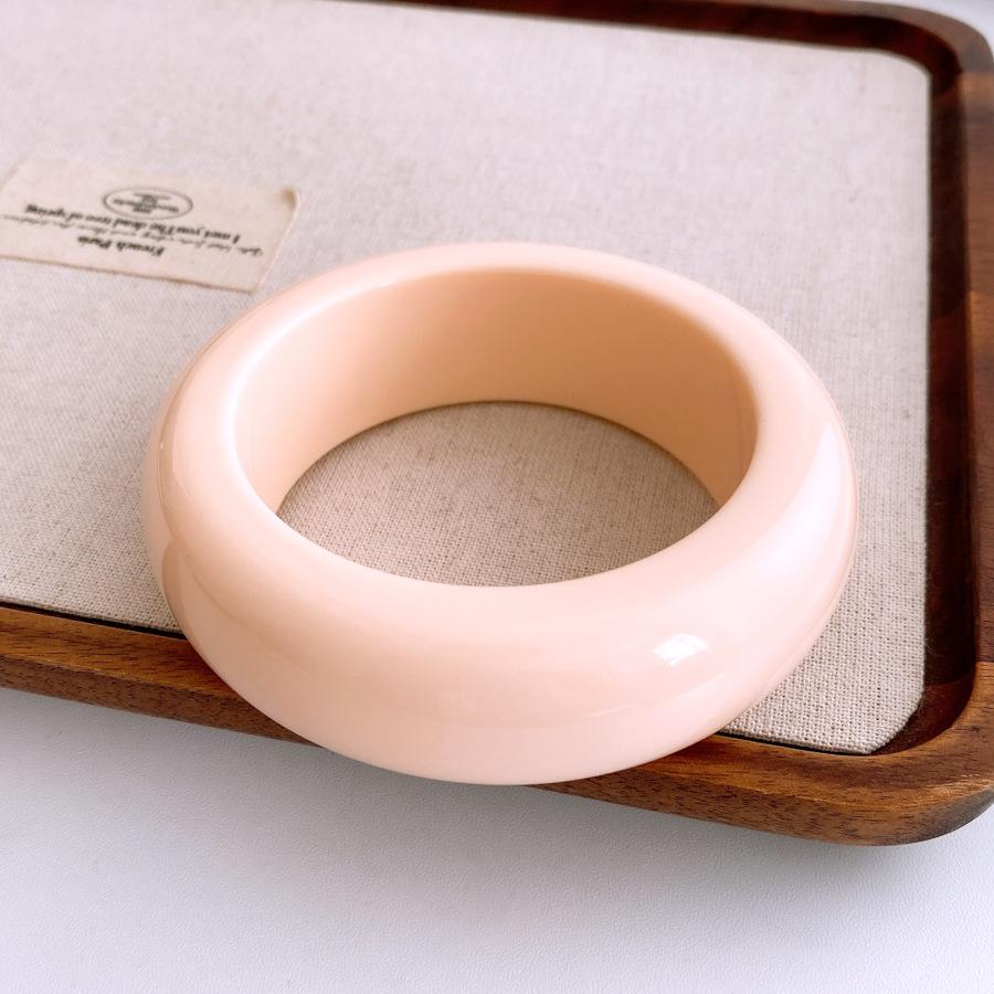 European and American Beige Irregular Geometric Resin Bracelet Light Luxury Temperament Bracelet Retro Exaggerated Jewelry Women